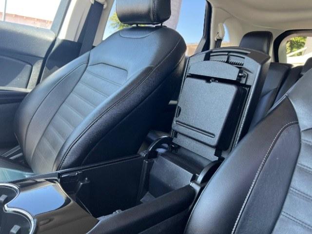 2017 Ingot Silver Metallic /Ebony Ford Edge SEL (2FMPK3J83HB) with an 3.5L V-6 DOHC engine, Automatic transmission, located at 940 North Main Street, Cedar City, UT, 84720, (435) 628-0023, 37.692936, -113.061897 - We specialize in helping ALL people get the best financing available. No matter your credit score, good, bad or none we can get you an amazing rate. Had a bankruptcy, divorce, or repossessions? We give you the green light to get your credit back on the road. Low down and affordable payments that fit- Photo#19