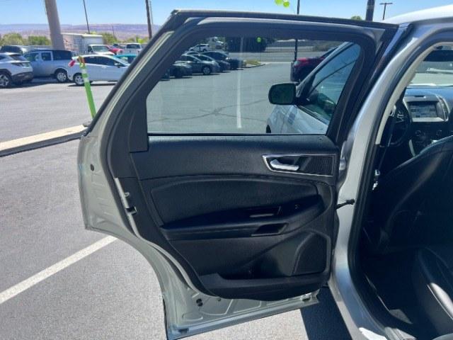 2017 Ingot Silver Metallic /Ebony Ford Edge SEL (2FMPK3J83HB) with an 3.5L V-6 DOHC engine, Automatic transmission, located at 940 North Main Street, Cedar City, UT, 84720, (435) 628-0023, 37.692936, -113.061897 - We specialize in helping ALL people get the best financing available. No matter your credit score, good, bad or none we can get you an amazing rate. Had a bankruptcy, divorce, or repossessions? We give you the green light to get your credit back on the road. Low down and affordable payments that fit- Photo#20