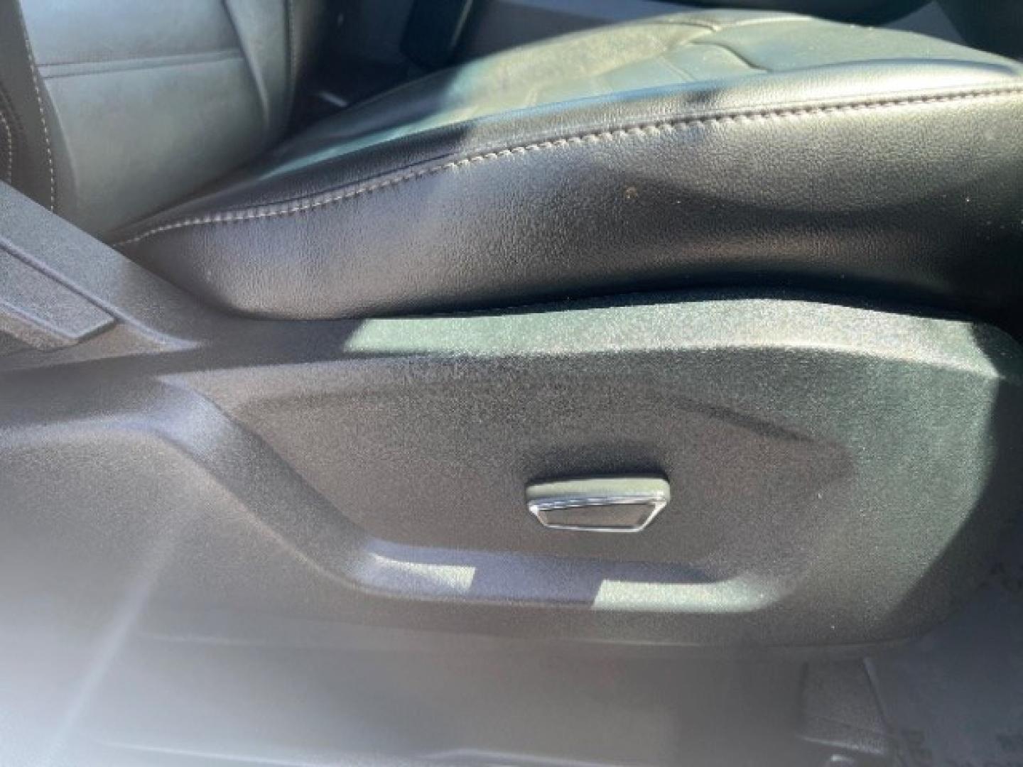 2017 Ingot Silver Metallic /Ebony Ford Edge SEL (2FMPK3J83HB) with an 3.5L V-6 DOHC engine, Automatic transmission, located at 1865 East Red Hills Pkwy, St. George, 84770, (435) 628-0023, 37.120850, -113.543640 - We specialize in helping ALL people get the best financing available. No matter your credit score, good, bad or none we can get you an amazing rate. Had a bankruptcy, divorce, or repossessions? We give you the green light to get your credit back on the road. Low down and affordable payments that fit- Photo#28