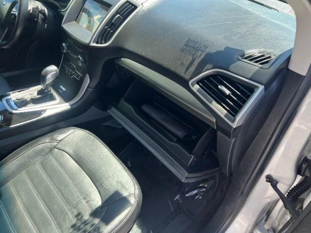 2017 Ingot Silver Metallic /Ebony Ford Edge SEL (2FMPK3J83HB) with an 3.5L V-6 DOHC engine, Automatic transmission, located at 940 North Main Street, Cedar City, UT, 84720, (435) 628-0023, 37.692936, -113.061897 - We specialize in helping ALL people get the best financing available. No matter your credit score, good, bad or none we can get you an amazing rate. Had a bankruptcy, divorce, or repossessions? We give you the green light to get your credit back on the road. Low down and affordable payments that fit- Photo#29