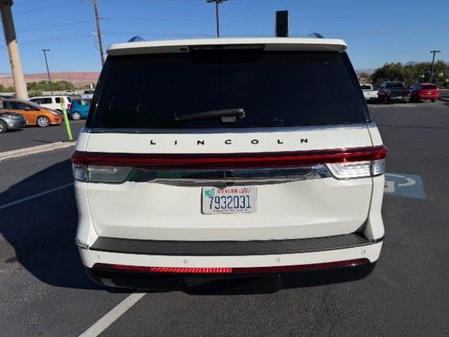 2022 Pristine White Metallic Tri-Coat /Urban Green w/Light Flint Stitch Lincoln Navigator Black Label (5LMJJ2TT4NE) with an EcoBoost 3.5L V-6 port/direct injection engine, located at 1865 East Red Hills Pkwy, St. George, 84770, (435) 628-0023, 37.120850, -113.543640- Photo#3