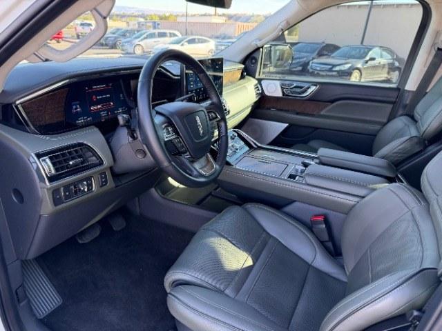 2022 Pristine White Metallic Tri-Coat /Urban Green w/Light Flint Stitch Lincoln Navigator Black Label (5LMJJ2TT4NE) with an EcoBoost 3.5L V-6 port/direct injection engine, located at 1865 East Red Hills Pkwy, St. George, 84770, (435) 628-0023, 37.120850, -113.543640- Photo#12