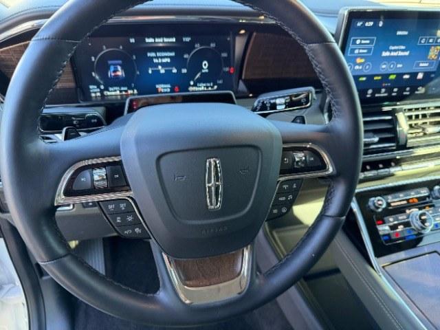 2022 Pristine White Metallic Tri-Coat /Urban Green w/Light Flint Stitch Lincoln Navigator Black Label (5LMJJ2TT4NE) with an EcoBoost 3.5L V-6 port/direct injection engine, located at 1865 East Red Hills Pkwy, St. George, 84770, (435) 628-0023, 37.120850, -113.543640- Photo#20