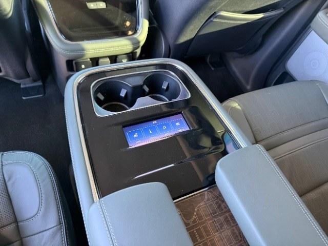 2022 Pristine White Metallic Tri-Coat /Urban Green w/Light Flint Stitch Lincoln Navigator Black Label (5LMJJ2TT4NE) with an EcoBoost 3.5L V-6 port/direct injection engine, located at 1865 East Red Hills Pkwy, St. George, 84770, (435) 628-0023, 37.120850, -113.543640- Photo#28
