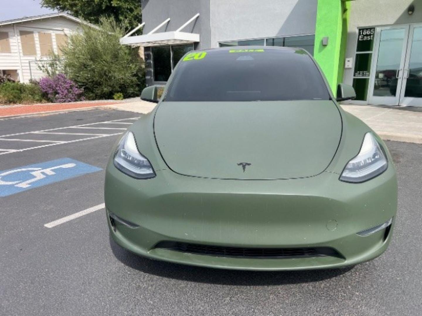 2020 Green /Black Tesla Model Y Long Range Dual Motor All-Wheel Drive (5YJYGDEE0LF) with an ELECTRIC engine, 1-Speed Automatic transmission, located at 1865 East Red Hills Pkwy, St. George, 84770, (435) 628-0023, 37.120850, -113.543640 - Excellent Tesla Model Y Long Range All Wheel Drive with FSD PAID FOR ($8k Full Self Driving Subscription fully transfers to new owner. Lock in FSD for life! 5 Seats HW3, Black Premium Interior and exterior in great condition. Wrapped Green - White original Every Tesla we sell has had cabin air fil- Photo#3