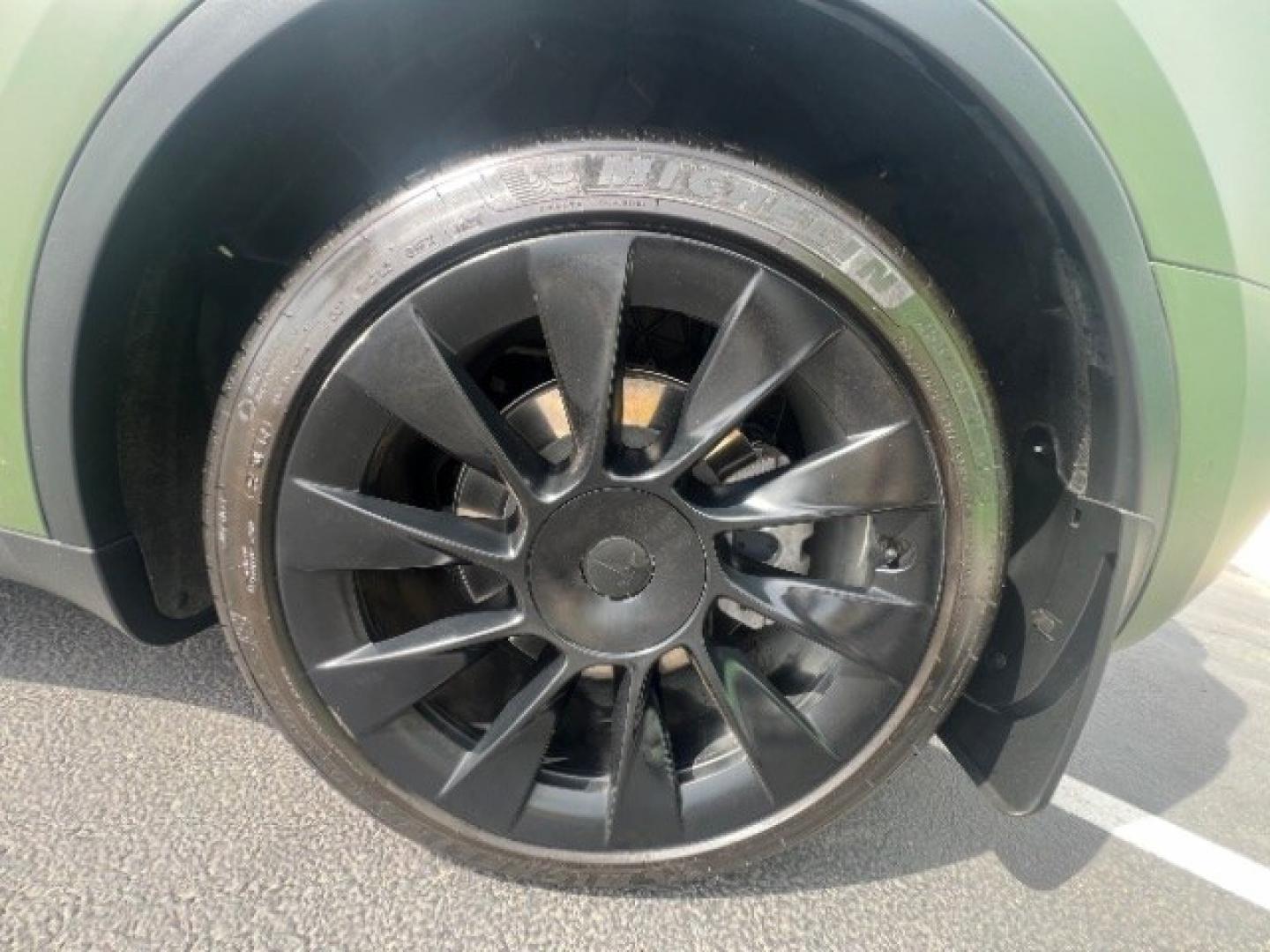 2020 Green /Black Tesla Model Y Long Range Dual Motor All-Wheel Drive (5YJYGDEE0LF) with an ELECTRIC engine, 1-Speed Automatic transmission, located at 1865 East Red Hills Pkwy, St. George, 84770, (435) 628-0023, 37.120850, -113.543640 - Excellent Tesla Model Y Long Range All Wheel Drive with FSD PAID FOR ($8k Full Self Driving Subscription fully transfers to new owner. Lock in FSD for life! 5 Seats HW3, Black Premium Interior and exterior in great condition. Wrapped Green - White original Every Tesla we sell has had cabin air fil- Photo#12