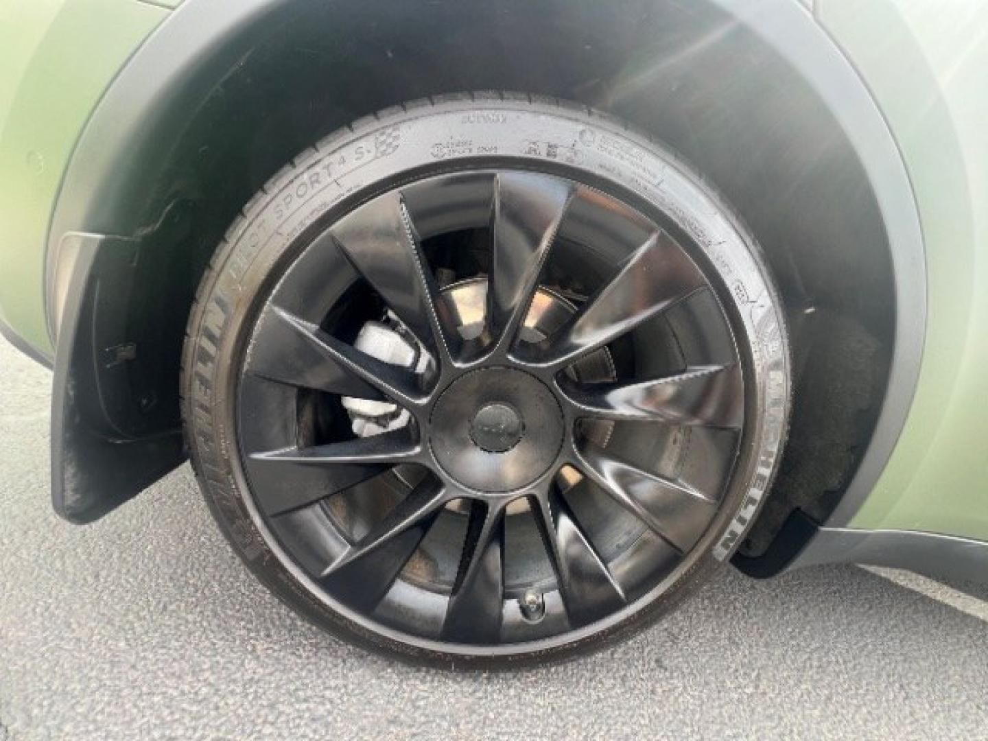 2020 Green /Black Tesla Model Y Long Range Dual Motor All-Wheel Drive (5YJYGDEE0LF) with an ELECTRIC engine, 1-Speed Automatic transmission, located at 1865 East Red Hills Pkwy, St. George, 84770, (435) 628-0023, 37.120850, -113.543640 - Excellent Tesla Model Y Long Range All Wheel Drive with FSD PAID FOR ($8k Full Self Driving Subscription fully transfers to new owner. Lock in FSD for life! 5 Seats HW3, Black Premium Interior and exterior in great condition. Wrapped Green - White original Every Tesla we sell has had cabin air fil- Photo#13