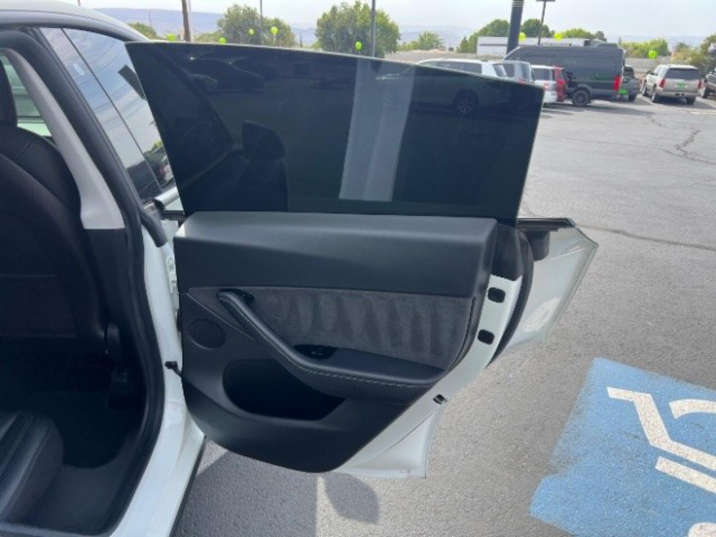 2020 Green /Black Tesla Model Y Long Range Dual Motor All-Wheel Drive (5YJYGDEE0LF) with an ELECTRIC engine, 1-Speed Automatic transmission, located at 1865 East Red Hills Pkwy, St. George, 84770, (435) 628-0023, 37.120850, -113.543640 - Excellent Tesla Model Y Long Range All Wheel Drive with FSD PAID FOR ($8k Full Self Driving Subscription fully transfers to new owner. Lock in FSD for life! 5 Seats HW3, Black Premium Interior and exterior in great condition. Wrapped Green - White original Every Tesla we sell has had cabin air fil- Photo#25