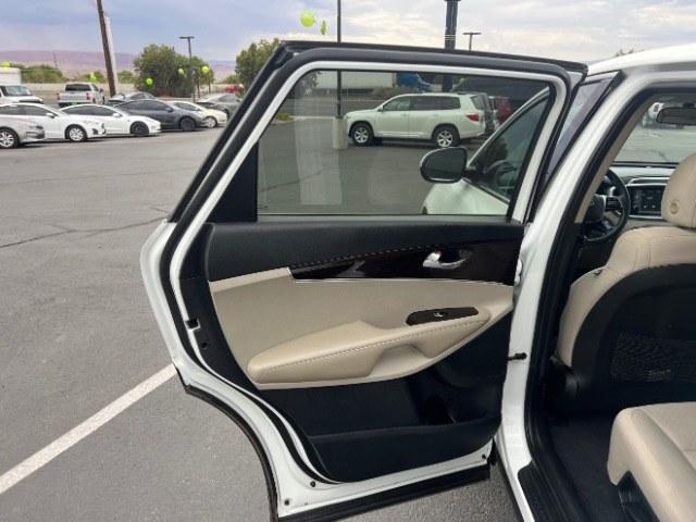 2019 Snow White Pearl /Stone Beige Kia Sorento 3.3L LX (5XYPGDA59KG) with an Lambda II 3.3L V-6 gasoline direct injection engine, AUTOMATIC transmission, located at 940 North Main Street, Cedar City, UT, 84720, (435) 628-0023, 37.692936, -113.061897 - This 2019 Kia Sorento LX is $11,000 in Cedar City. Mileage on the card is 118,379. Listed sales price includes $300 doc fee. 4 REASONS TO BUY FROM 4 SEASONS ~~CERTIFIED PREOWNED - This vehicle has gone through a 50 point inspection and road test. We fixed everything that was broken or worn out. O- Photo#20