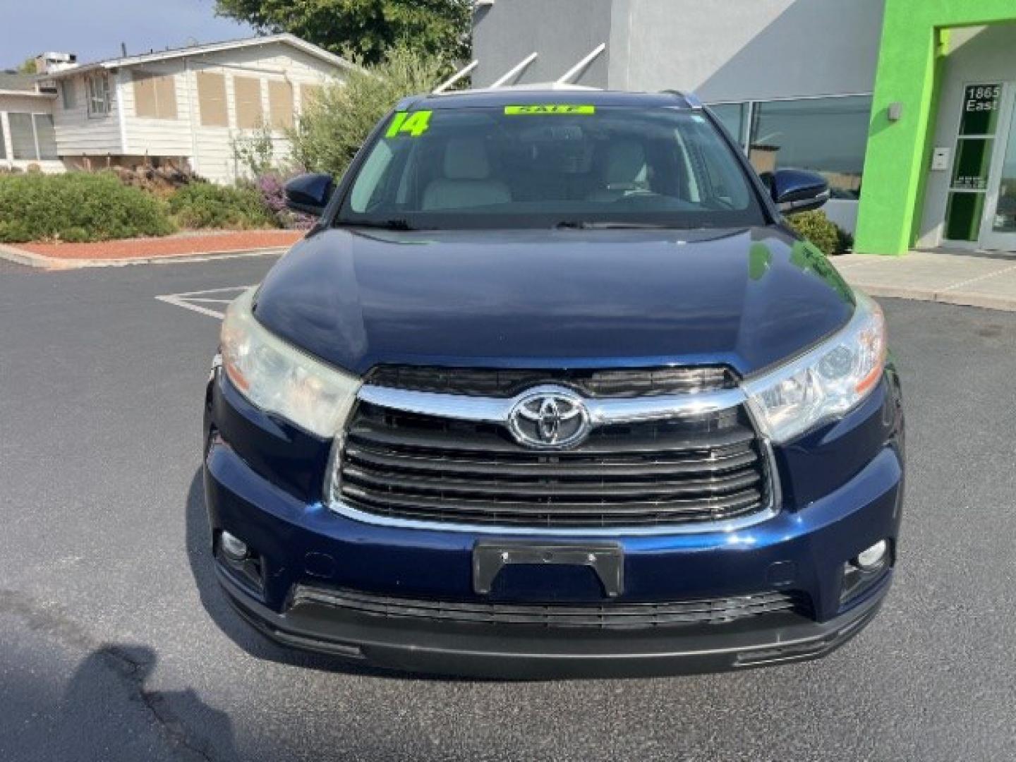 2014 Nautical Blue Metallic /Ash Toyota Highlander XLE V6 (5TDKKRFH8ES) with an 3.5L V-6 DOHC engine, Automatic transmission, located at 1865 East Red Hills Pkwy, St. George, 84770, (435) 628-0023, 37.120850, -113.543640 - We specialize in helping ALL people get the best financing available. No matter your credit score, good, bad or none we can get you an amazing rate. Had a bankruptcy, divorce, or repossessions? We give you the green light to get your credit back on the road. Low down and affordable payments that fit- Photo#1