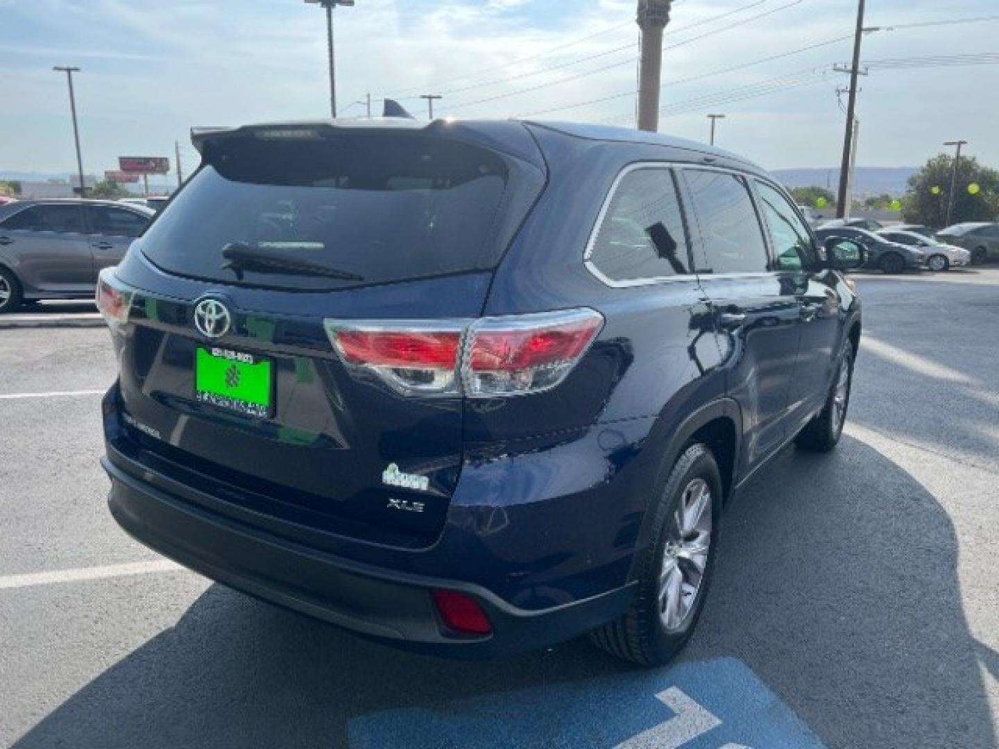 2014 Nautical Blue Metallic /Ash Toyota Highlander XLE V6 (5TDKKRFH8ES) with an 3.5L V-6 DOHC engine, Automatic transmission, located at 1865 East Red Hills Pkwy, St. George, 84770, (435) 628-0023, 37.120850, -113.543640 - We specialize in helping ALL people get the best financing available. No matter your credit score, good, bad or none we can get you an amazing rate. Had a bankruptcy, divorce, or repossessions? We give you the green light to get your credit back on the road. Low down and affordable payments that fit- Photo#6