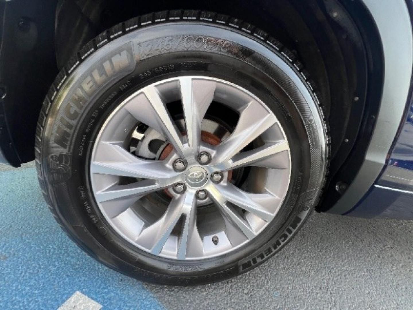 2014 Nautical Blue Metallic /Ash Toyota Highlander XLE V6 (5TDKKRFH8ES) with an 3.5L V-6 DOHC engine, Automatic transmission, located at 1865 East Red Hills Pkwy, St. George, 84770, (435) 628-0023, 37.120850, -113.543640 - We specialize in helping ALL people get the best financing available. No matter your credit score, good, bad or none we can get you an amazing rate. Had a bankruptcy, divorce, or repossessions? We give you the green light to get your credit back on the road. Low down and affordable payments that fit- Photo#11