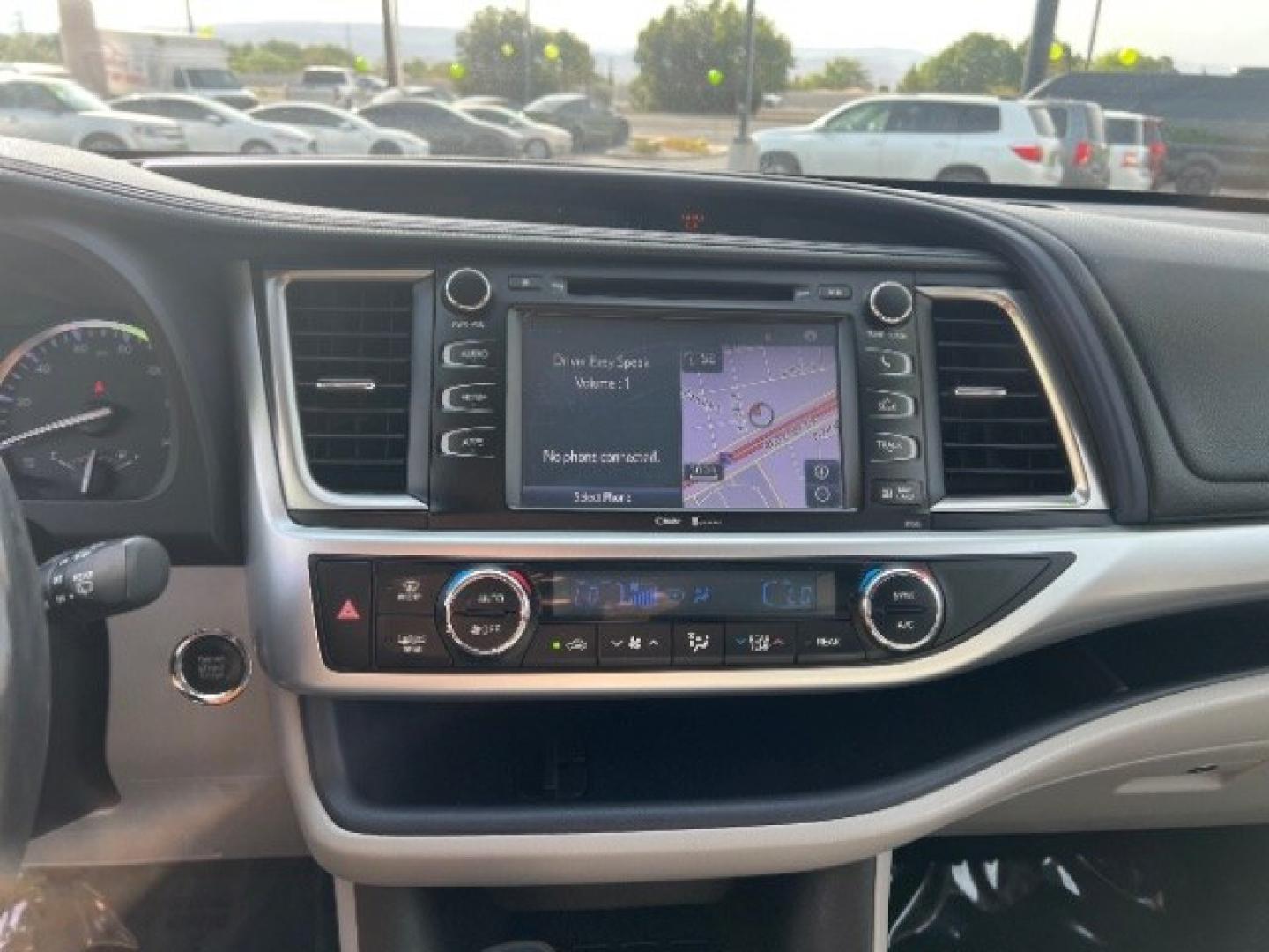 2014 Nautical Blue Metallic /Ash Toyota Highlander XLE V6 (5TDKKRFH8ES) with an 3.5L V-6 DOHC engine, Automatic transmission, located at 1865 East Red Hills Pkwy, St. George, 84770, (435) 628-0023, 37.120850, -113.543640 - We specialize in helping ALL people get the best financing available. No matter your credit score, good, bad or none we can get you an amazing rate. Had a bankruptcy, divorce, or repossessions? We give you the green light to get your credit back on the road. Low down and affordable payments that fit- Photo#17