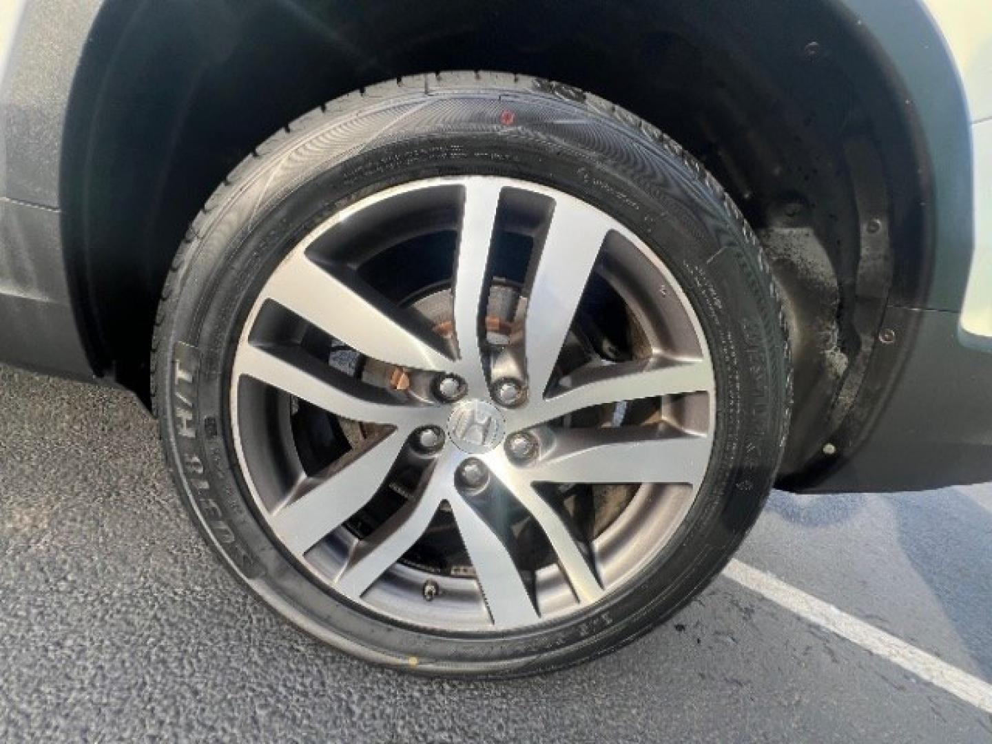 2016 White Diamond Pearl /Beige Honda Pilot Touring (5FNYF5H93GB) with an 3.5L V-6 gasoline direct injection engine, Automatic transmission, located at 1865 East Red Hills Pkwy, St. George, 84770, (435) 628-0023, 37.120850, -113.543640 - We specialize in helping ALL people get the best financing available. No matter your credit score, good, bad or none we can get you an amazing rate. Had a bankruptcy, divorce, or repossessions? We give you the green light to get your credit back on the road. Low down and affordable payments that fit- Photo#11