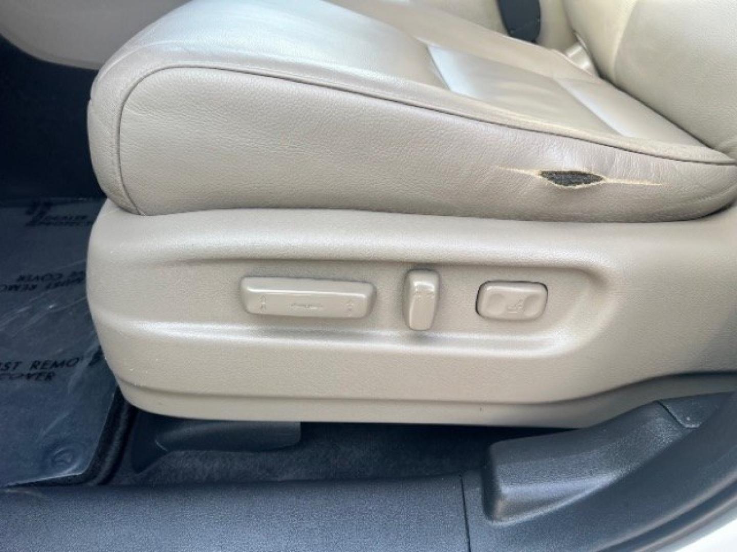 2016 White Diamond Pearl /Beige Honda Pilot Touring (5FNYF5H93GB) with an 3.5L V-6 gasoline direct injection engine, Automatic transmission, located at 1865 East Red Hills Pkwy, St. George, 84770, (435) 628-0023, 37.120850, -113.543640 - We specialize in helping ALL people get the best financing available. No matter your credit score, good, bad or none we can get you an amazing rate. Had a bankruptcy, divorce, or repossessions? We give you the green light to get your credit back on the road. Low down and affordable payments that fit- Photo#13