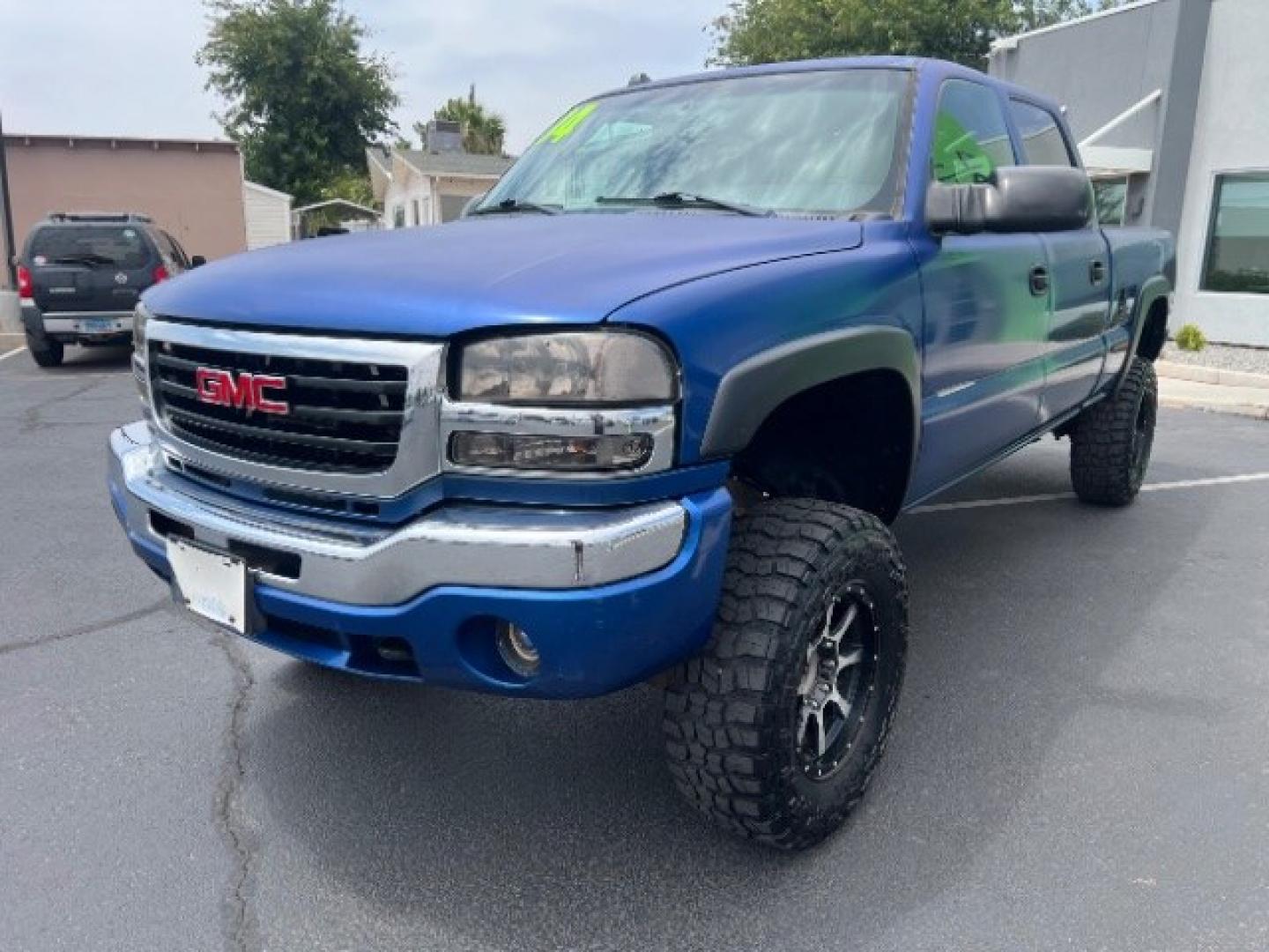 2004 Marine Blue Metallic /Pewter GMC Sierra 2500HD SLE (1GTHK23U04F) with an Vortec 6L V-8 regular unleaded engine, Automatic transmission, located at 940 North Main Street, Cedar City, UT, 84720, (435) 628-0023, 37.692936, -113.061897- Photo#2
