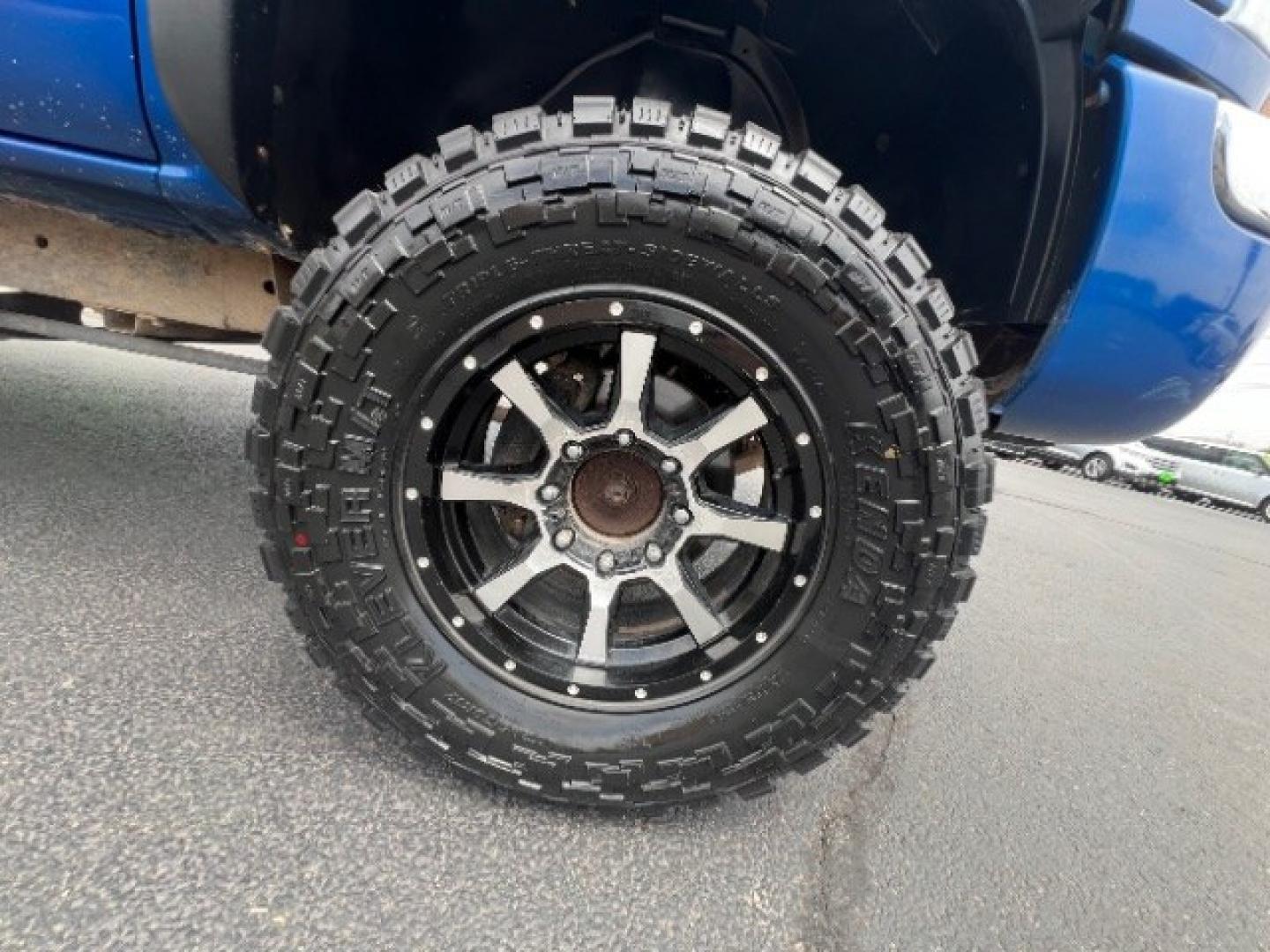 2004 Marine Blue Metallic /Pewter GMC Sierra 2500HD SLE (1GTHK23U04F) with an Vortec 6L V-8 regular unleaded engine, Automatic transmission, located at 940 North Main Street, Cedar City, UT, 84720, (435) 628-0023, 37.692936, -113.061897- Photo#10