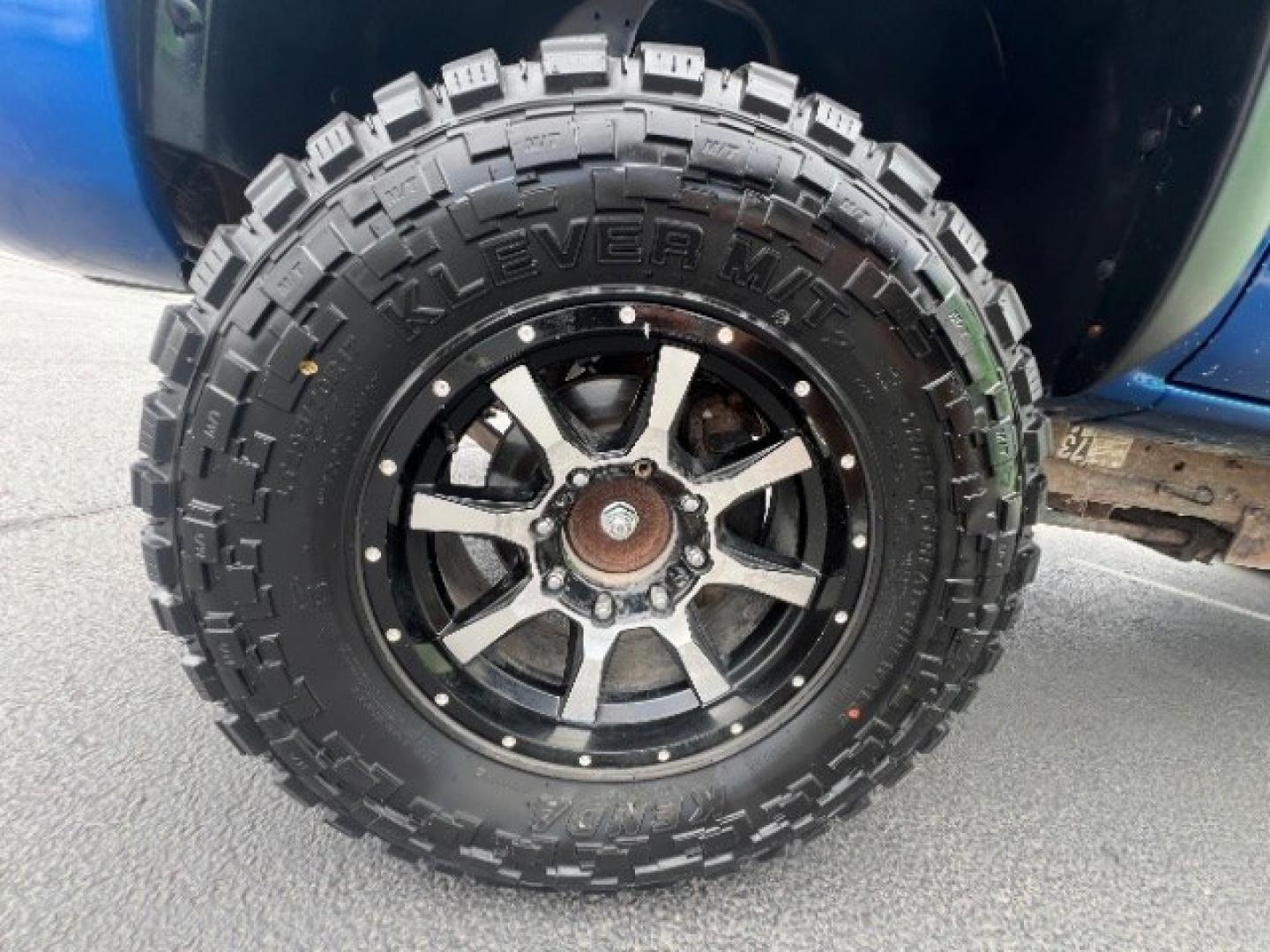 2004 Marine Blue Metallic /Pewter GMC Sierra 2500HD SLE (1GTHK23U04F) with an Vortec 6L V-8 regular unleaded engine, Automatic transmission, located at 940 North Main Street, Cedar City, UT, 84720, (435) 628-0023, 37.692936, -113.061897- Photo#11