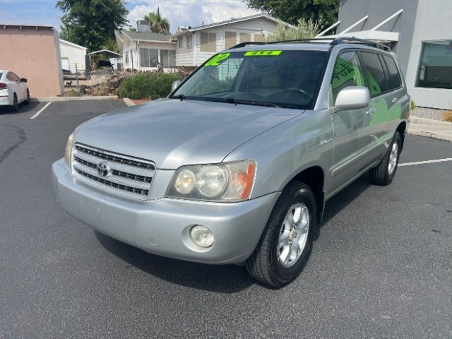 2002 Millennium Silver Metallic /Ivory Toyota Highlander V6 | Limited V6 (JTEHF21A520) with an 3L V-6 DOHC engine, Automatic transmission, located at 1865 East Red Hills Pkwy, St. George, 84770, (435) 628-0023, 37.120850, -113.543640 - We specialize in helping ALL people get the best financing available. No matter your credit score, good, bad or none we can get you an amazing rate. Had a bankruptcy, divorce, or repossessions? We give you the green light to get your credit back on the road. Low down and affordable payments that fit- Photo#2