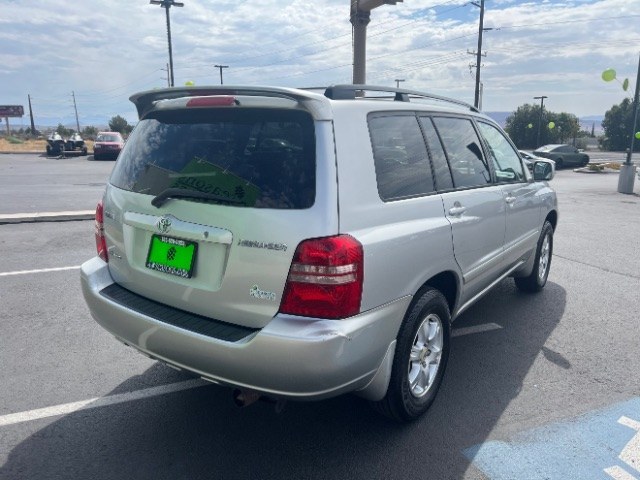 2002 Millennium Silver Metallic /Ivory Toyota Highlander V6 | Limited V6 (JTEHF21A520) with an 3L V-6 DOHC engine, Automatic transmission, located at 1865 East Red Hills Pkwy, St. George, 84770, (435) 628-0023, 37.120850, -113.543640 - We specialize in helping ALL people get the best financing available. No matter your credit score, good, bad or none we can get you an amazing rate. Had a bankruptcy, divorce, or repossessions? We give you the green light to get your credit back on the road. Low down and affordable payments that fit- Photo#6