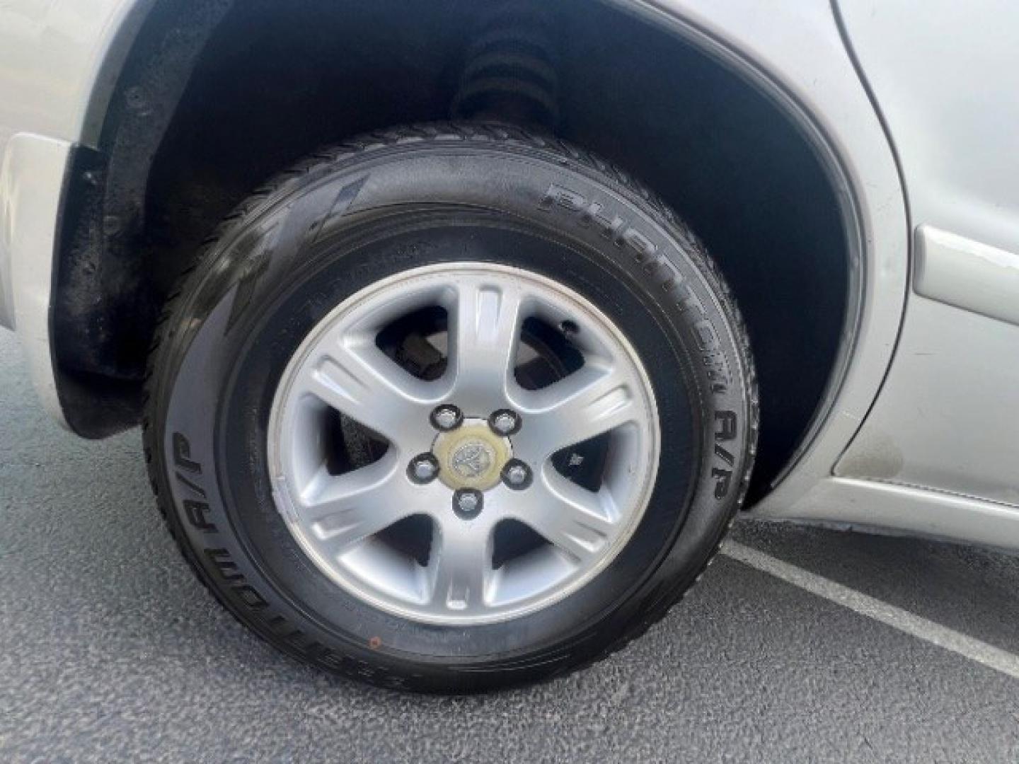 2002 Millennium Silver Metallic /Ivory Toyota Highlander V6 | Limited V6 (JTEHF21A520) with an 3L V-6 DOHC engine, Automatic transmission, located at 940 North Main Street, Cedar City, UT, 84720, (435) 628-0023, 37.692936, -113.061897 - We specialize in helping ALL people get the best financing available. No matter your credit score, good, bad or none we can get you an amazing rate. Had a bankruptcy, divorce, or repossessions? We give you the green light to get your credit back on the road. Low down and affordable payments that fit- Photo#9