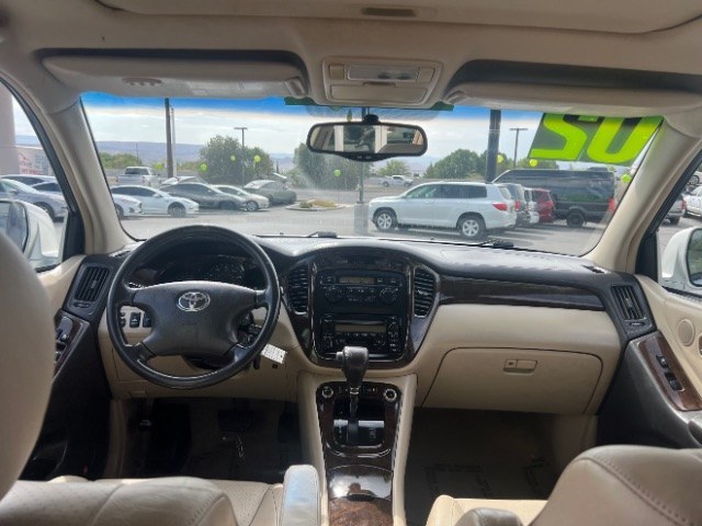 2002 Millennium Silver Metallic /Ivory Toyota Highlander V6 | Limited V6 (JTEHF21A520) with an 3L V-6 DOHC engine, Automatic transmission, located at 1865 East Red Hills Pkwy, St. George, 84770, (435) 628-0023, 37.120850, -113.543640 - We specialize in helping ALL people get the best financing available. No matter your credit score, good, bad or none we can get you an amazing rate. Had a bankruptcy, divorce, or repossessions? We give you the green light to get your credit back on the road. Low down and affordable payments that fit- Photo#21