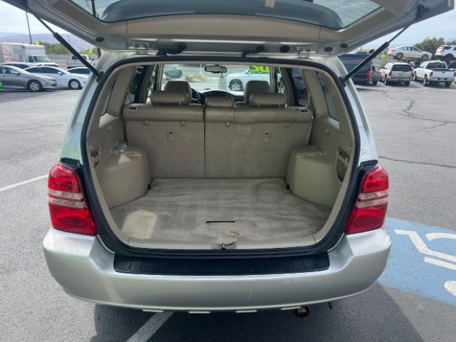 2002 Millennium Silver Metallic /Ivory Toyota Highlander V6 | Limited V6 (JTEHF21A520) with an 3L V-6 DOHC engine, Automatic transmission, located at 1865 East Red Hills Pkwy, St. George, 84770, (435) 628-0023, 37.120850, -113.543640 - We specialize in helping ALL people get the best financing available. No matter your credit score, good, bad or none we can get you an amazing rate. Had a bankruptcy, divorce, or repossessions? We give you the green light to get your credit back on the road. Low down and affordable payments that fit- Photo#22