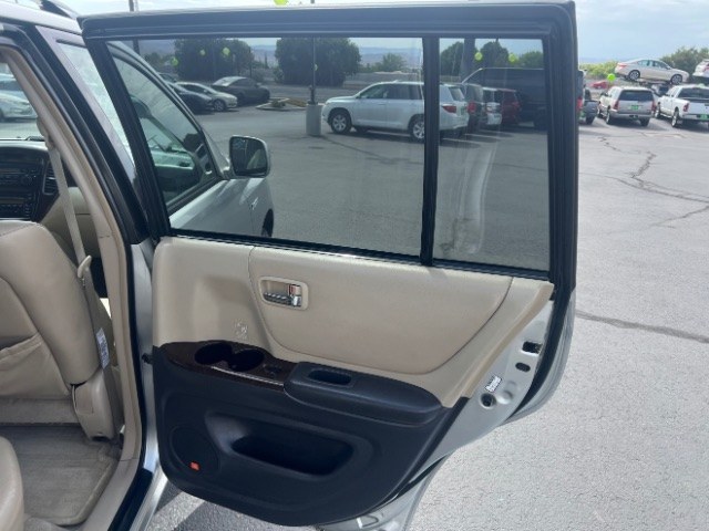 2002 Millennium Silver Metallic /Ivory Toyota Highlander V6 | Limited V6 (JTEHF21A520) with an 3L V-6 DOHC engine, Automatic transmission, located at 1865 East Red Hills Pkwy, St. George, 84770, (435) 628-0023, 37.120850, -113.543640 - We specialize in helping ALL people get the best financing available. No matter your credit score, good, bad or none we can get you an amazing rate. Had a bankruptcy, divorce, or repossessions? We give you the green light to get your credit back on the road. Low down and affordable payments that fit- Photo#23