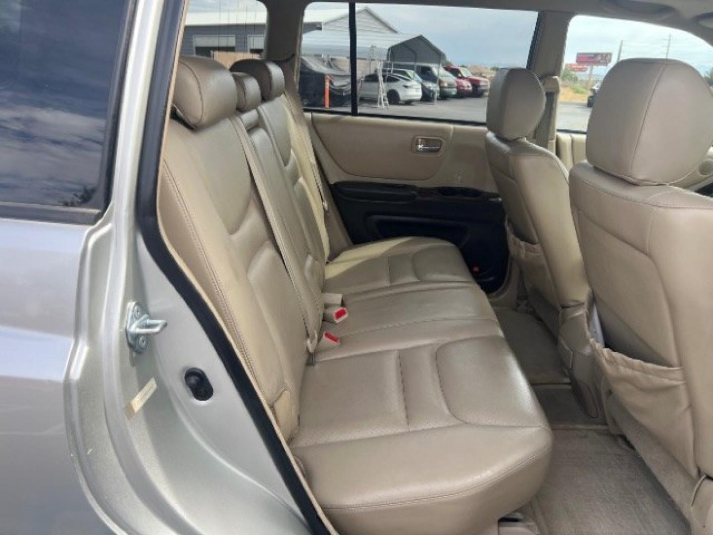 2002 Millennium Silver Metallic /Ivory Toyota Highlander V6 | Limited V6 (JTEHF21A520) with an 3L V-6 DOHC engine, Automatic transmission, located at 940 North Main Street, Cedar City, UT, 84720, (435) 628-0023, 37.692936, -113.061897 - We specialize in helping ALL people get the best financing available. No matter your credit score, good, bad or none we can get you an amazing rate. Had a bankruptcy, divorce, or repossessions? We give you the green light to get your credit back on the road. Low down and affordable payments that fit- Photo#24