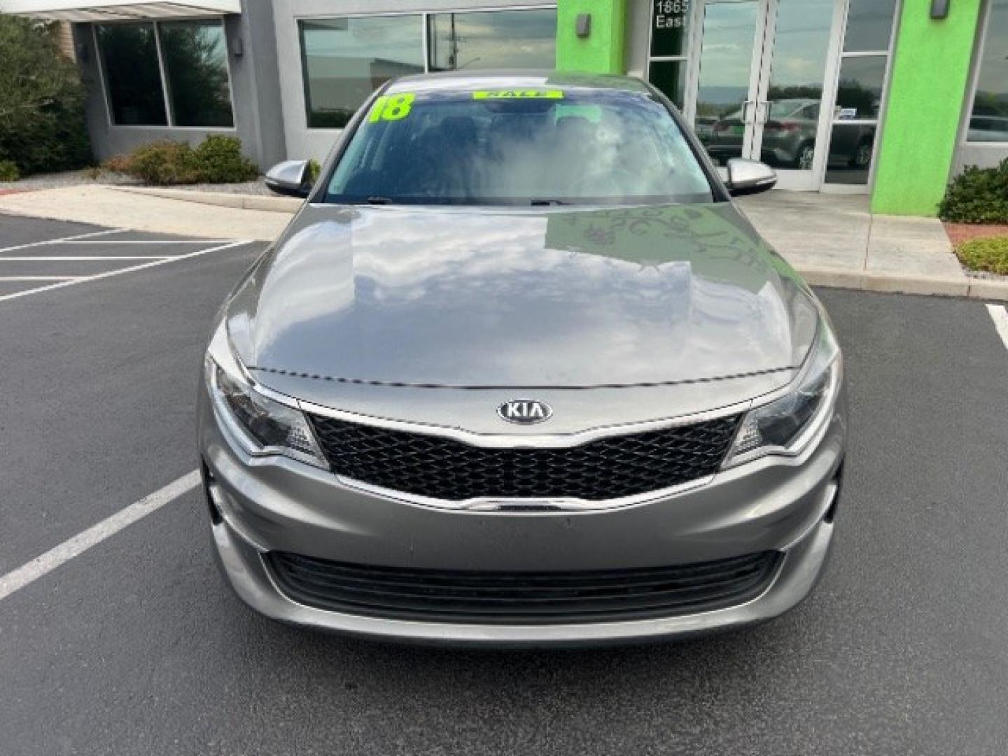 2018 Titanium Silver /Beige Kia Optima LX (5XXGT4L31JG) with an Theta II 2.4L I-4 gasoline direct injection engine, Automatic transmission, located at 1865 East Red Hills Pkwy, St. George, 84770, (435) 628-0023, 37.120850, -113.543640 - We specialize in helping ALL people get the best financing available. No matter your credit score, good, bad or none we can get you an amazing rate. Had a bankruptcy, divorce, or repossessions? We give you the green light to get your credit back on the road. Low down and affordable payments that fit- Photo#1