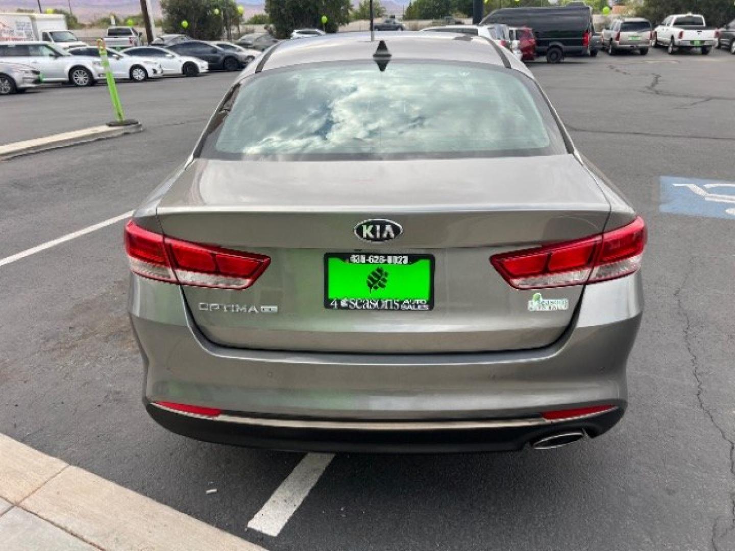 2018 Titanium Silver /Beige Kia Optima LX (5XXGT4L31JG) with an Theta II 2.4L I-4 gasoline direct injection engine, Automatic transmission, located at 1865 East Red Hills Pkwy, St. George, 84770, (435) 628-0023, 37.120850, -113.543640 - We specialize in helping ALL people get the best financing available. No matter your credit score, good, bad or none we can get you an amazing rate. Had a bankruptcy, divorce, or repossessions? We give you the green light to get your credit back on the road. Low down and affordable payments that fit- Photo#5