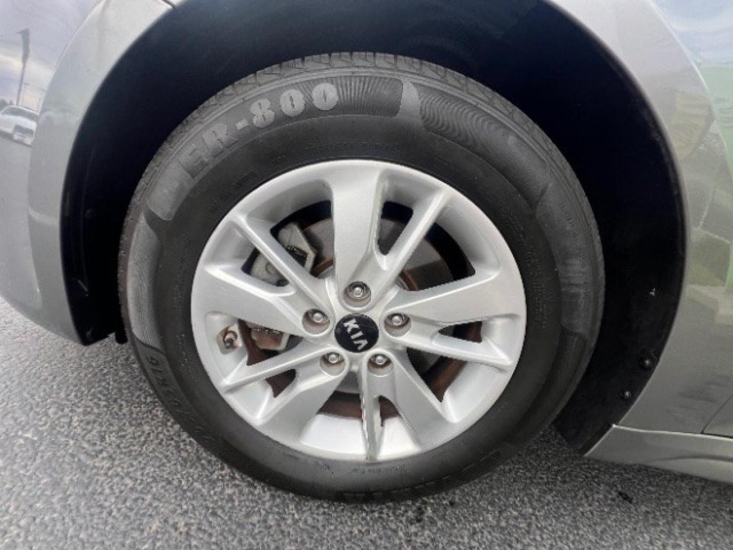 2018 Titanium Silver /Beige Kia Optima LX (5XXGT4L31JG) with an Theta II 2.4L I-4 gasoline direct injection engine, Automatic transmission, located at 1865 East Red Hills Pkwy, St. George, 84770, (435) 628-0023, 37.120850, -113.543640 - We specialize in helping ALL people get the best financing available. No matter your credit score, good, bad or none we can get you an amazing rate. Had a bankruptcy, divorce, or repossessions? We give you the green light to get your credit back on the road. Low down and affordable payments that fit- Photo#11