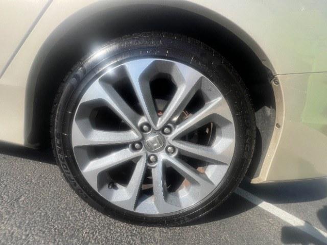 2015 Champagne Frost Pearl /Black Honda Accord Sport (1HGCR2F53FA) with an 2.4L I-4 gasoline direct injection engine, Automatic transmission, located at 1865 East Red Hills Pkwy, St. George, 84770, (435) 628-0023, 37.120850, -113.543640 - We specialize in helping ALL people get the best financing available. No matter your credit score, good, bad or none we can get you an amazing rate. Had a bankruptcy, divorce, or repossessions? We give you the green light to get your credit back on the road. Low down and affordable payments that fit- Photo#8