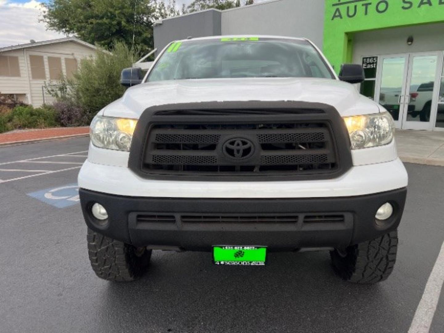 2011 Super White /Graphite Toyota Tundra 5.7l v8 SR5 (5TFDW5F18BX) with an I-FORCE 5.7L V-8 DOHC engine, Automatic transmission, located at 1865 East Red Hills Pkwy, St. George, 84770, (435) 628-0023, 37.120850, -113.543640 - We specialize in helping ALL people get the best financing available. No matter your credit score, good, bad or none we can get you an amazing rate. Had a bankruptcy, divorce, or repossessions? We give you the green light to get your credit back on the road. Low down and affordable payments that fit- Photo#1