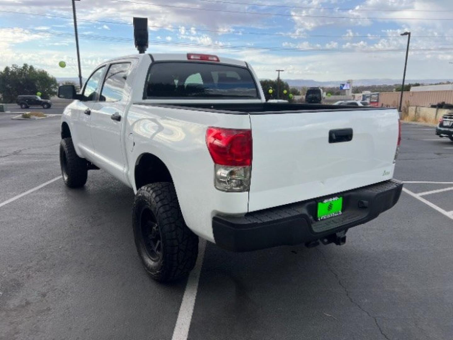 2011 Super White /Graphite Toyota Tundra 5.7l v8 SR5 (5TFDW5F18BX) with an I-FORCE 5.7L V-8 DOHC engine, Automatic transmission, located at 1865 East Red Hills Pkwy, St. George, 84770, (435) 628-0023, 37.120850, -113.543640 - We specialize in helping ALL people get the best financing available. No matter your credit score, good, bad or none we can get you an amazing rate. Had a bankruptcy, divorce, or repossessions? We give you the green light to get your credit back on the road. Low down and affordable payments that fit- Photo#4