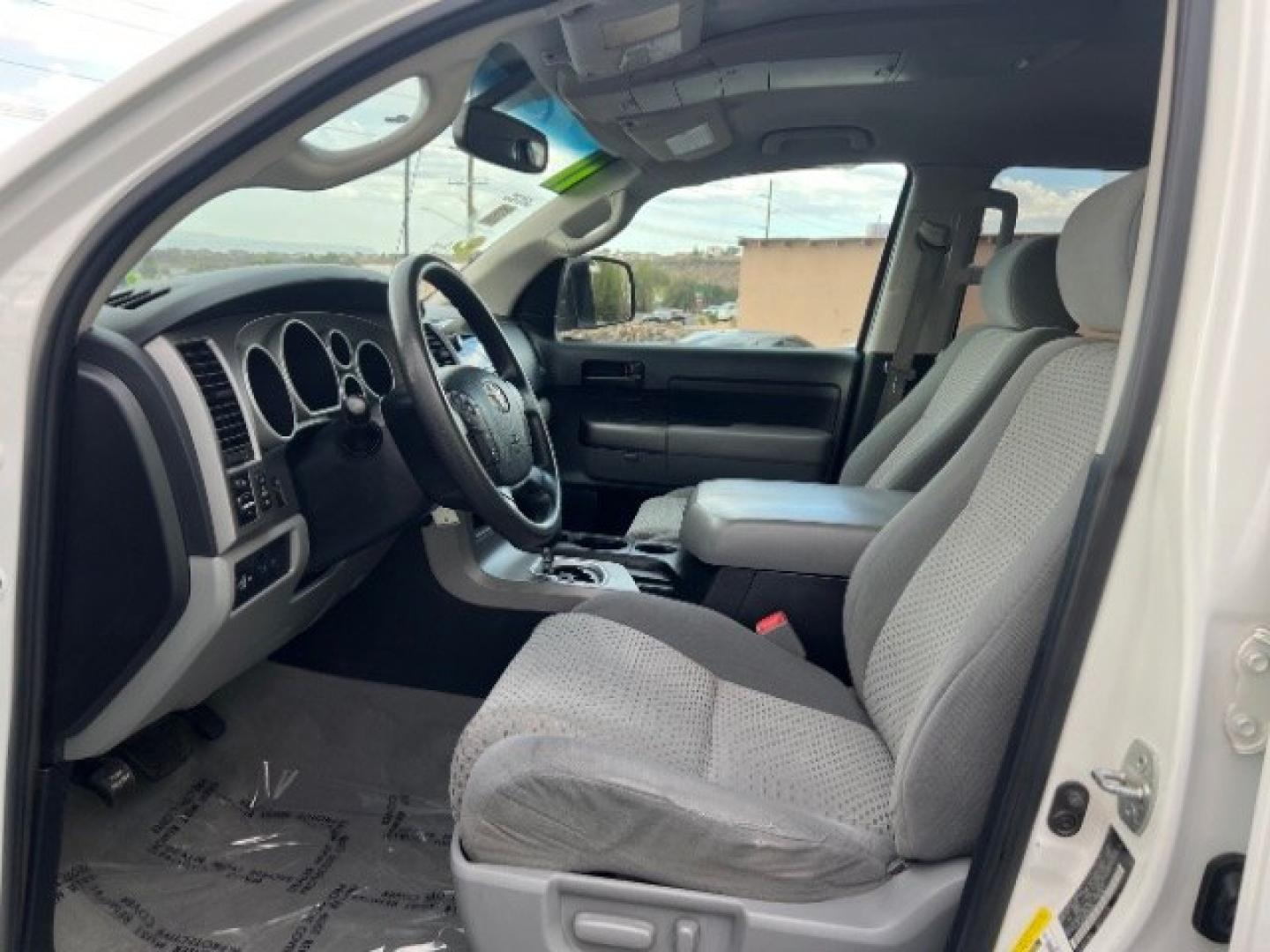 2011 Super White /Graphite Toyota Tundra 5.7l v8 SR5 (5TFDW5F18BX) with an I-FORCE 5.7L V-8 DOHC engine, Automatic transmission, located at 1865 East Red Hills Pkwy, St. George, 84770, (435) 628-0023, 37.120850, -113.543640 - We specialize in helping ALL people get the best financing available. No matter your credit score, good, bad or none we can get you an amazing rate. Had a bankruptcy, divorce, or repossessions? We give you the green light to get your credit back on the road. Low down and affordable payments that fit- Photo#14
