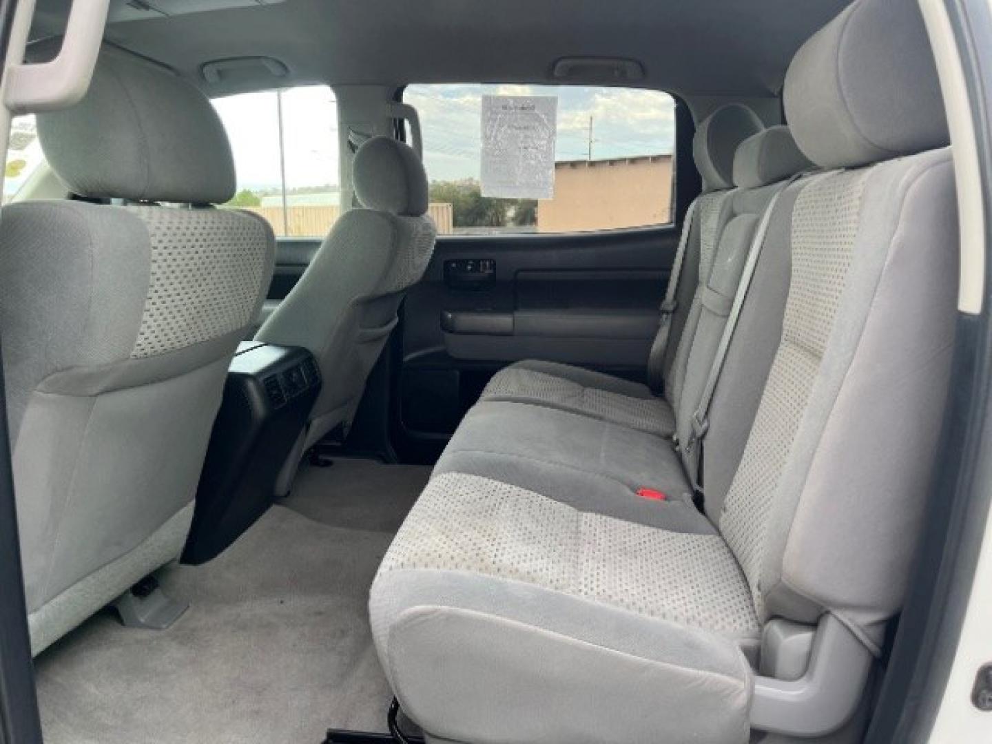 2011 Super White /Graphite Toyota Tundra 5.7l v8 SR5 (5TFDW5F18BX) with an I-FORCE 5.7L V-8 DOHC engine, Automatic transmission, located at 1865 East Red Hills Pkwy, St. George, 84770, (435) 628-0023, 37.120850, -113.543640 - We specialize in helping ALL people get the best financing available. No matter your credit score, good, bad or none we can get you an amazing rate. Had a bankruptcy, divorce, or repossessions? We give you the green light to get your credit back on the road. Low down and affordable payments that fit- Photo#21