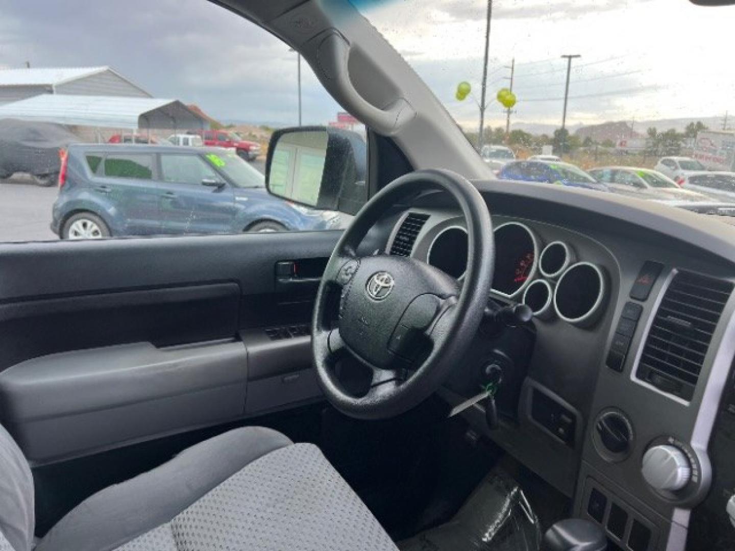 2011 Super White /Graphite Toyota Tundra 5.7l v8 SR5 (5TFDW5F18BX) with an I-FORCE 5.7L V-8 DOHC engine, Automatic transmission, located at 1865 East Red Hills Pkwy, St. George, 84770, (435) 628-0023, 37.120850, -113.543640 - We specialize in helping ALL people get the best financing available. No matter your credit score, good, bad or none we can get you an amazing rate. Had a bankruptcy, divorce, or repossessions? We give you the green light to get your credit back on the road. Low down and affordable payments that fit- Photo#30