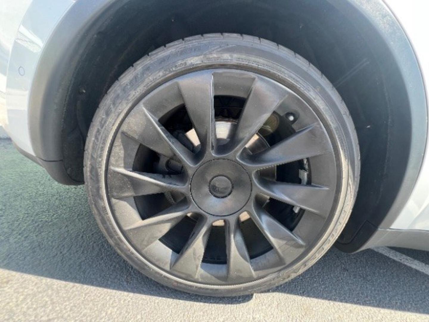 2021 Pearl White Multi-Coat /Black Tesla Model Y Long Range Dual Motor All-Wheel Drive (5YJYGDEE6MF) with an ELECTRIC engine, Electric transmission, located at 1865 East Red Hills Pkwy, St. George, 84770, (435) 628-0023, 37.120850, -113.543640 - Full Self Driving paid for! ($10k add on) Tesla Model Y All Wheel Drive HW3 and 5 Seats, Great tires, Power frunk, small scratch on rear bumper Interior is in great condition. Dont let the miles scare you this Tesla has been thoroughly inspected and has plenty of life. Every Tesla we sell has had- Photo#11