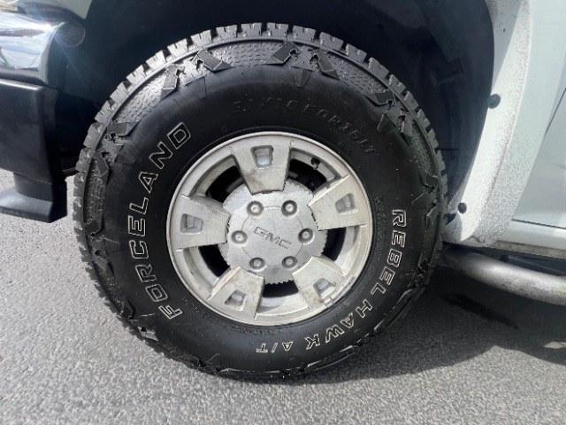 2005 Summit White /Pewter GMC Canyon SLE (1GTDS136258) with an Vortec 3.5L I-5 DOHC engine, Automatic transmission, located at 1865 East Red Hills Pkwy, St. George, 84770, (435) 628-0023, 37.120850, -113.543640 - We specialize in helping ALL people get the best financing available. No matter your credit score, good, bad or none we can get you an amazing rate. Had a bankruptcy, divorce, or repossessions? We give you the green light to get your credit back on the road. Low down and affordable payments that fit- Photo#10