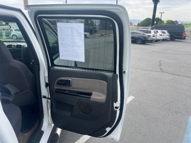 2005 Summit White /Pewter GMC Canyon SLE (1GTDS136258) with an Vortec 3.5L I-5 DOHC engine, Automatic transmission, located at 1865 East Red Hills Pkwy, St. George, 84770, (435) 628-0023, 37.120850, -113.543640 - We specialize in helping ALL people get the best financing available. No matter your credit score, good, bad or none we can get you an amazing rate. Had a bankruptcy, divorce, or repossessions? We give you the green light to get your credit back on the road. Low down and affordable payments that fit- Photo#22