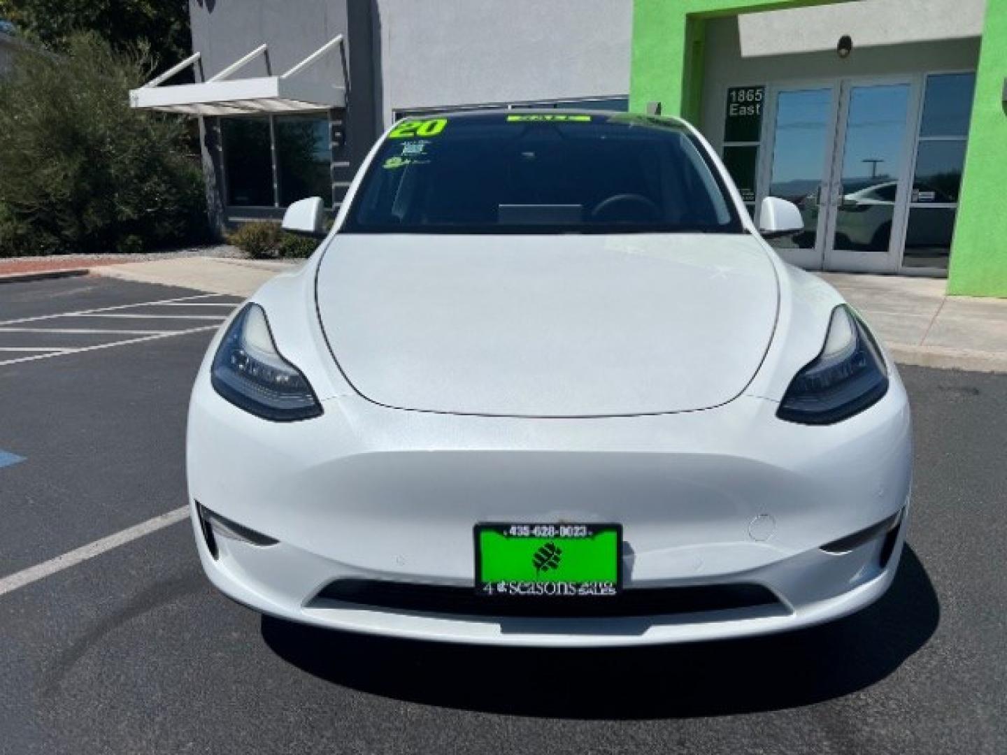 2020 Pearl White Multi-Coat /Black Tesla Model Y Long Range Dual Motor All-Wheel Drive (5YJYGDEE3LF) with an ELECTRIC engine, Electric transmission, located at 1865 East Red Hills Pkwy, St. George, 84770, (435) 628-0023, 37.120850, -113.543640 - Tesla Model Y All Wheel Drive HW3 and 5 Seats, Great tires. Every Tesla we sell has had cabin air filter replaced, radiator cleaned, fluids topped AND comes with a mobile charging kit! Battery is healthy and gets 267 on full Charge. Recurrent Range Score: Good 89% Clean title, 2 owners No accid- Photo#3