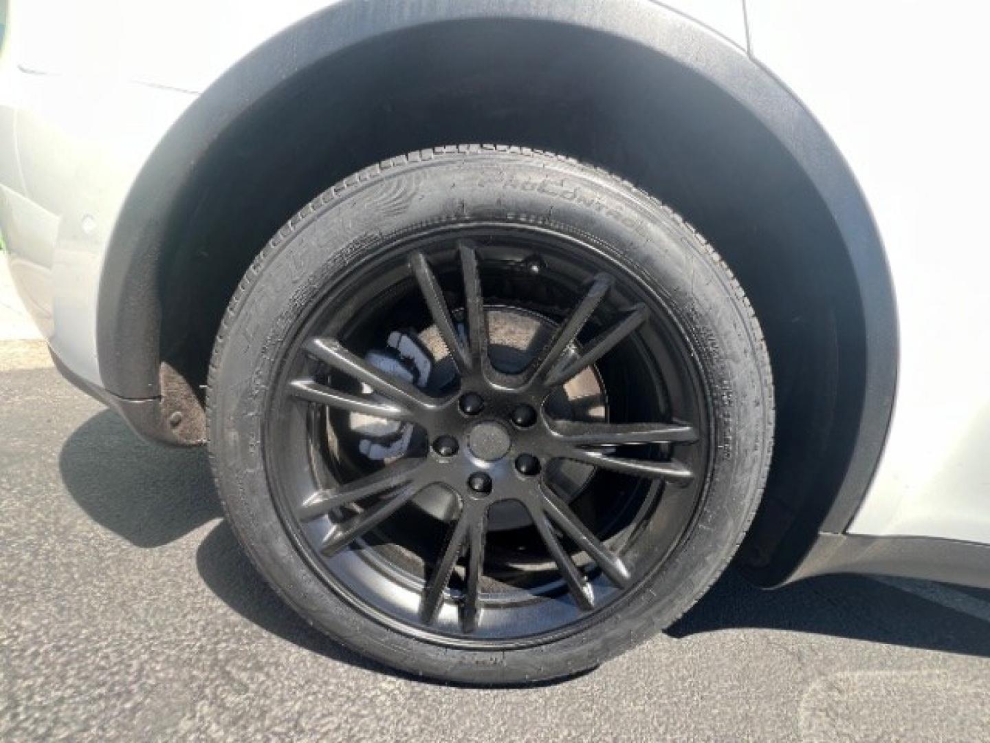 2020 Pearl White Multi-Coat /Black Tesla Model Y Long Range Dual Motor All-Wheel Drive (5YJYGDEE3LF) with an ELECTRIC engine, Electric transmission, located at 1865 East Red Hills Pkwy, St. George, 84770, (435) 628-0023, 37.120850, -113.543640 - Tesla Model Y All Wheel Drive HW3 and 5 Seats, Great tires. Every Tesla we sell has had cabin air filter replaced, radiator cleaned, fluids topped AND comes with a mobile charging kit! Battery is healthy and gets 267 on full Charge. Recurrent Range Score: Good 89% Clean title, 2 owners No accid- Photo#11