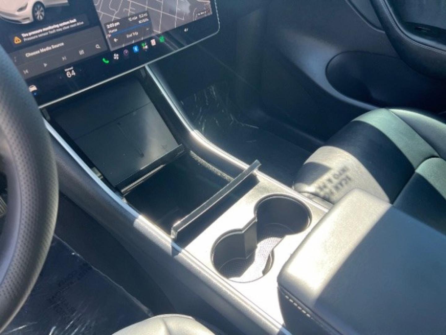 2020 Pearl White Multi-Coat /Black Tesla Model Y Long Range Dual Motor All-Wheel Drive (5YJYGDEE3LF) with an ELECTRIC engine, Electric transmission, located at 1865 East Red Hills Pkwy, St. George, 84770, (435) 628-0023, 37.120850, -113.543640 - Tesla Model Y All Wheel Drive HW3 and 5 Seats, Great tires. Every Tesla we sell has had cabin air filter replaced, radiator cleaned, fluids topped AND comes with a mobile charging kit! Battery is healthy and gets 267 on full Charge. Recurrent Range Score: Good 89% Clean title, 2 owners No accid- Photo#18