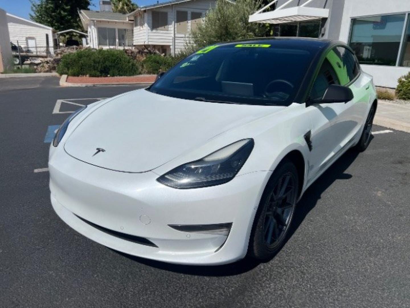 2021 Pearl White Multi-Coat /Black Tesla Model 3 Long Range Dual Motor All-Wheel Drive (5YJ3E1EB1MF) with an ELECTRIC engine, Electric transmission, located at 1865 East Red Hills Pkwy, St. George, 84770, (435) 628-0023, 37.120850, -113.543640 - Very affordable Tesla Model 3 All Wheel Drive, Acceleration boost paid for! HW3 and 5 Seats Interior and exterior in great condition. Ready to roll Every Tesla we sell has had cabin air filter replaced, radiator cleaned, fluids topped AND comes with a mobile charging kit! Battery is healthy and ge- Photo#4