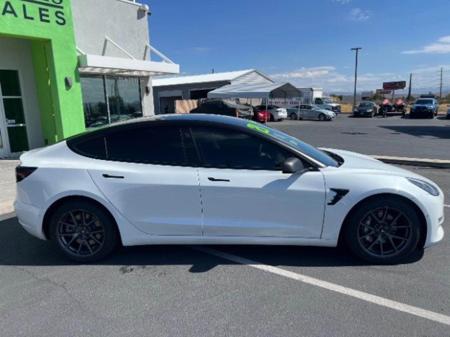 2021 Pearl White Multi-Coat /Black Tesla Model 3 Long Range Dual Motor All-Wheel Drive (5YJ3E1EB1MF) with an ELECTRIC engine, Electric transmission, located at 1865 East Red Hills Pkwy, St. George, 84770, (435) 628-0023, 37.120850, -113.543640 - Very affordable Tesla Model 3 All Wheel Drive, Acceleration boost paid for! HW3 and 5 Seats Interior and exterior in great condition. Ready to roll Every Tesla we sell has had cabin air filter replaced, radiator cleaned, fluids topped AND comes with a mobile charging kit! Battery is healthy and ge- Photo#9