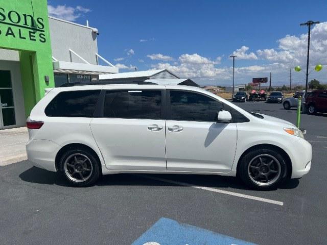 2016 White /Beige Leather Toyota Sienna XLE 8 Passenger | XLE 7 Passenger | Limited 7 Passenger | XLE Premium 8 Pas (5TDYK3DC9GS) with an 3.5L V-6 DOHC engine, Automatic transmission, located at 1865 East Red Hills Pkwy, St. George, 84770, (435) 628-0023, 37.120850, -113.543640 - We specialize in helping ALL people get the best financing available. No matter your credit score, good, bad or none we can get you an amazing rate. Had a bankruptcy, divorce, or repossessions? We give you the green light to get your credit back on the road. Low down and affordable payments that fit- Photo#7