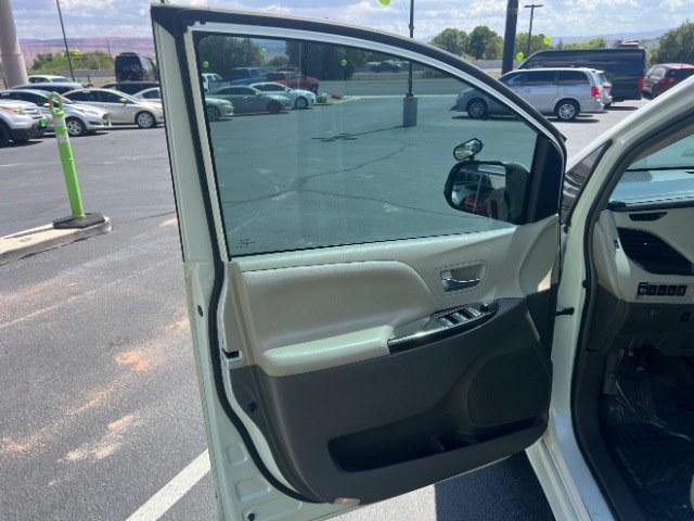 2016 White /Beige Leather Toyota Sienna XLE 8 Passenger | XLE 7 Passenger | Limited 7 Passenger | XLE Premium 8 Pas (5TDYK3DC9GS) with an 3.5L V-6 DOHC engine, Automatic transmission, located at 1865 East Red Hills Pkwy, St. George, 84770, (435) 628-0023, 37.120850, -113.543640 - We specialize in helping ALL people get the best financing available. No matter your credit score, good, bad or none we can get you an amazing rate. Had a bankruptcy, divorce, or repossessions? We give you the green light to get your credit back on the road. Low down and affordable payments that fit- Photo#12