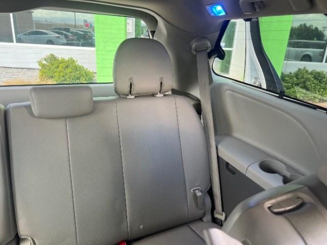 2016 White /Beige Leather Toyota Sienna XLE 8 Passenger | XLE 7 Passenger | Limited 7 Passenger | XLE Premium 8 Pas (5TDYK3DC9GS) with an 3.5L V-6 DOHC engine, Automatic transmission, located at 1865 East Red Hills Pkwy, St. George, 84770, (435) 628-0023, 37.120850, -113.543640 - We specialize in helping ALL people get the best financing available. No matter your credit score, good, bad or none we can get you an amazing rate. Had a bankruptcy, divorce, or repossessions? We give you the green light to get your credit back on the road. Low down and affordable payments that fit- Photo#21