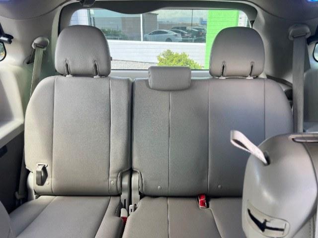 2016 White /Beige Leather Toyota Sienna XLE 8 Passenger | XLE 7 Passenger | Limited 7 Passenger | XLE Premium 8 Pas (5TDYK3DC9GS) with an 3.5L V-6 DOHC engine, Automatic transmission, located at 1865 East Red Hills Pkwy, St. George, 84770, (435) 628-0023, 37.120850, -113.543640 - We specialize in helping ALL people get the best financing available. No matter your credit score, good, bad or none we can get you an amazing rate. Had a bankruptcy, divorce, or repossessions? We give you the green light to get your credit back on the road. Low down and affordable payments that fit- Photo#22